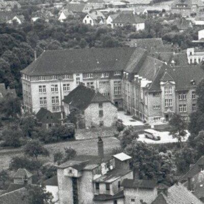 Bild vergrößern: 4.1 Kreisverwaltung mit Gefängnis in einer Luftaufnahme von 1954
