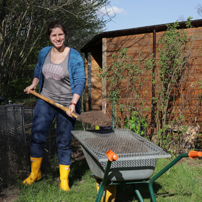Klimaschutzmanagerin des Kreises Ostholstein und Hobbyg&auml;rtnerin Anja Sch&auml;ffler
