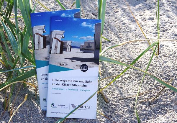 Flyer Unterwegs mit Bus und Bahn im Kreis Ostholstein