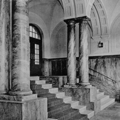 Bild vergrößern: 5.2 Eingangshalle im Jahr 1917