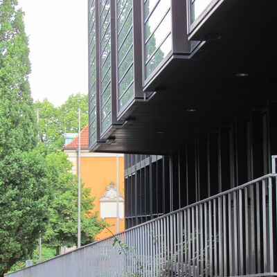 Bild vergrößern: 9.16 Anbau Kreishaus - Vorbau Eingang Bauordnung