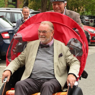 Bild vergr&ouml;&szlig;ern: Kreispr�sident Harald Werner vorne, Landrat Reinhard Sager fahrend