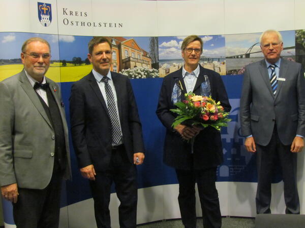 Verleihung der Freiherr-vom-Stein-Verdienstnadel an Ehrenamtstrgerin aus dem Kreis Ostholstein
