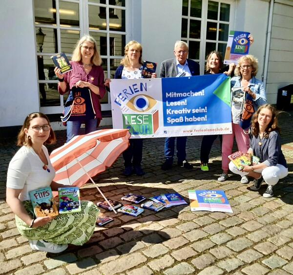 Bild vergrößern: Ferienleseclub fr Schler:innen startet in den Sommer!  Die Bibliotheken in Ostholstein sind dabei!