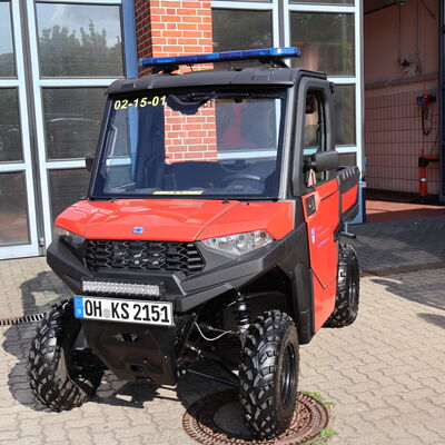 bergabe des Utility Task Vehicles (UTV) und der Drohne an die Technische Einsatzleitung