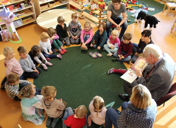 Bild vergr&ouml;&szlig;ern: Vorlesetag in der Kita Am Kaiserholz