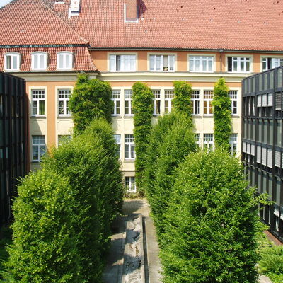 Bild vergrößern: 9.9 Kreishaus Innenhof