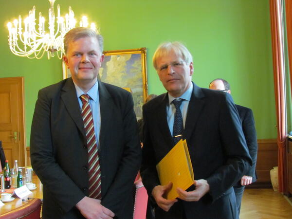 v.l.: Claus F. Baunkjær, Landrat Reinhard Sager
