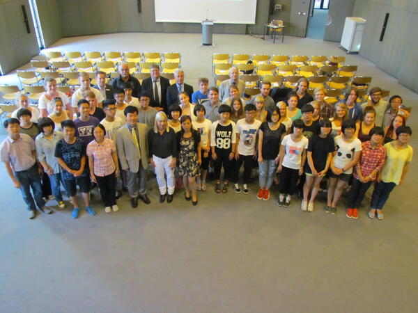 Bild vergr&ouml;&szlig;ern: Chinesische Sch&uuml;ler