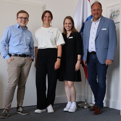 Die Social-Media-Redaktion mit dem Landrat (v. l. n. r. Simon Bosk, Wiebke Sell, Annika Sommerfeld, Timo Gaarz)