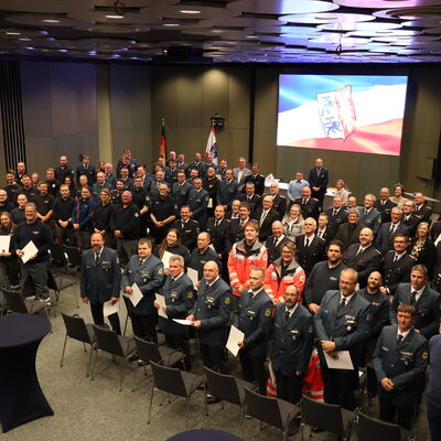 Die Tr&auml;gerinnen und Tr&auml;ger des Flut-Ehrenzeichens