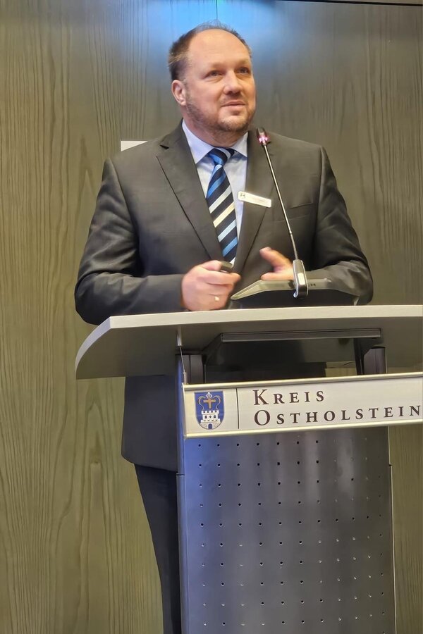 Bild vergr&ouml;&szlig;ern: Landrat Timo Gaarz - Jahresabschluss