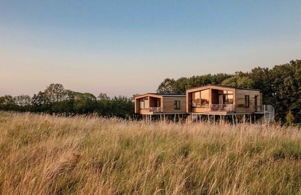 Bild vergr&ouml;&szlig;ern: klein (HNS_Ostsee Baumhaushotel - Abendstimmung - Zuschnitt)