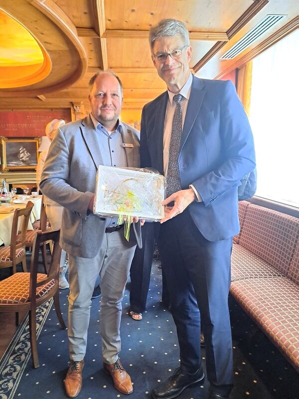 Bild vergr&ouml;&szlig;ern: Landrat Timo Gaarz und Bundesverkehrsminister Patrick Schnieder
