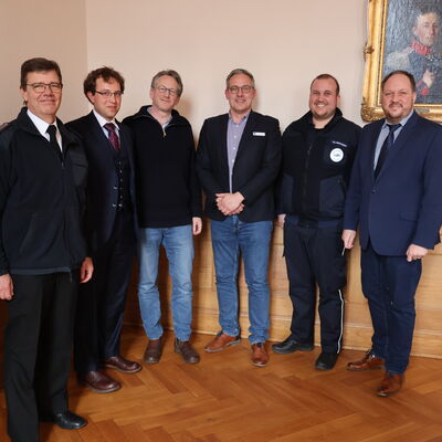 Die Vertreter der Uni L&uuml;beck stellen das Projekt "Flashlight" vor